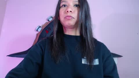 Snapshot of evybubbles_ chatting on 10/08/25, 01:14 Im Evy online show from 10/08/25, 01:14