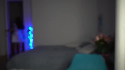 ewelynscott online show from 11/19/25, 08:42