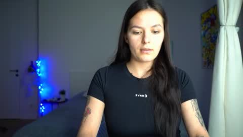 ewelynscott online show from 12/03/25, 05:00