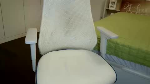 exhibapoil online show from 06/10/26, 12:48