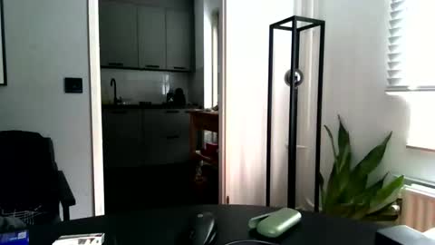 Snapshot of exibist79 chatting on 12/18/25, 09:26 exibist79 online show from 12/18/25, 09:26