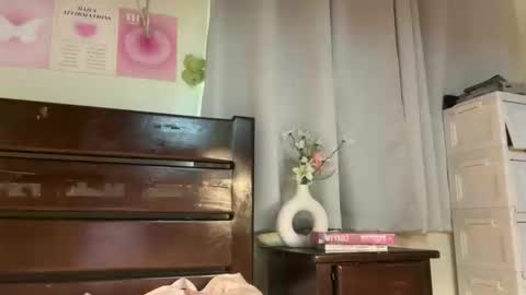 Snapshot of exoo_exoo_07 chatting on 10/25/25, 03:36 Angela online show from 10/25/25, 03:36