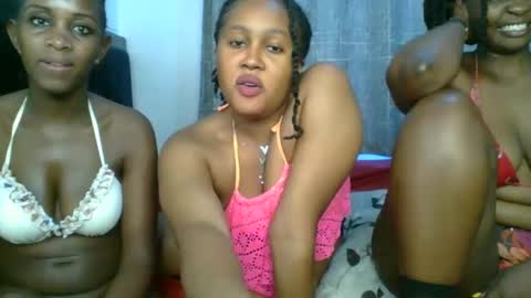 Snapshot of exotic_cutiee chatting on 04/22/26, 03:02 exotic_cutiee online show from 04/22/26, 03:02
