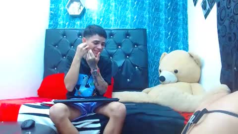 Snapshot of exotichot_couple chatting on 01/24/25, 03:43 exotichot_couple online show from 01/24/25, 03:43