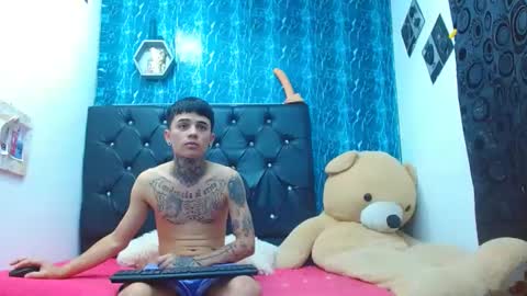 Snapshot of exotichot_couple chatting on 03/05/25, 07:06 exotichot_couple online show from 03/05/25, 07:06