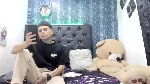 Snapshot of exotichot_couple chatting on 12/13/25, 09:53 exotichot_couple online show from 12/13/25, 09:53