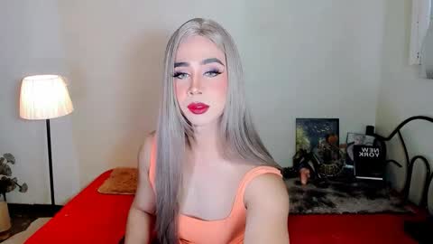 Snapshot of expensive_elise chatting on 02/22/26, 03:32 expensive_elise online show from 02/22/26, 03:32