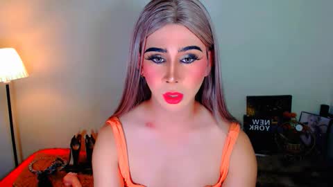 Snapshot of expensive_elise chatting on 03/05/26, 12:23 expensive_elise online show from 03/05/26, 12:23