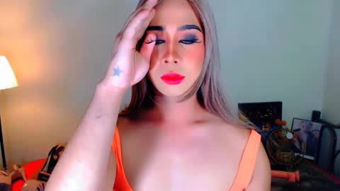 Snapshot of expensive_elise chatting on 03/13/26, 04:02 expensive_elise online show from 03/13/26, 04:02
