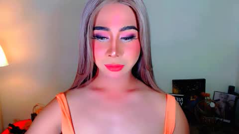 Snapshot of expensive_elise chatting on 03/16/26, 04:44 expensive_elise online show from 03/16/26, 04:44