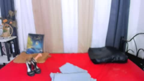 Snapshot of expensive_elise chatting on 04/10/26, 04:17 expensive_elise online show from 04/10/26, 04:17