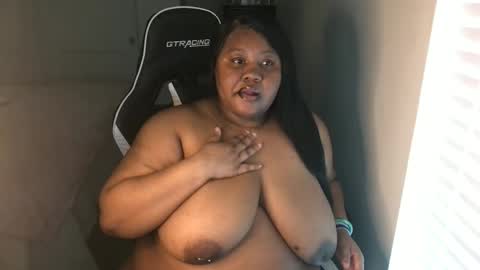 Miss Kitty online show from 10/08/25, 11:46