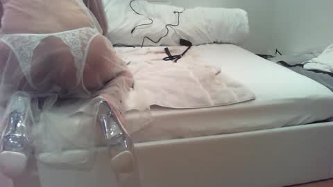 Elise online show from 12/19/24, 10:32