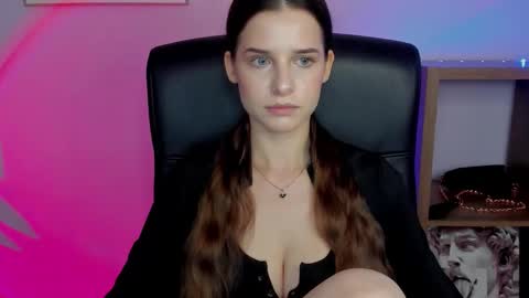 Maya online show from 09/16/25, 06:25