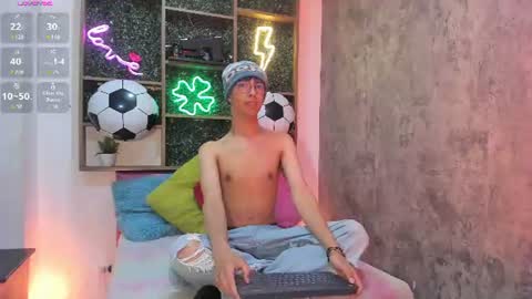 Snapshot of eyden_connor chatting on 06/12/26, 11:03 Eyden online show from 06/12/26, 11:03