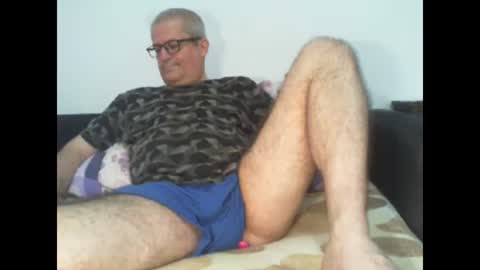 Snapshot of eyes12 chatting on 09/26/25, 11:47 GEORGE online show from 09/26/25, 11:47