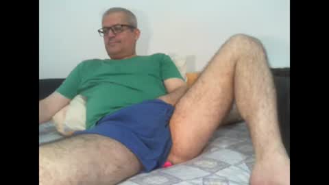 Snapshot of eyes12 chatting on 10/15/25, 05:07 GEORGE online show from 10/15/25, 05:07