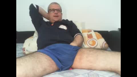 Snapshot of eyes12 chatting on 10/26/25, 05:02 GEORGE online show from 10/26/25, 05:02