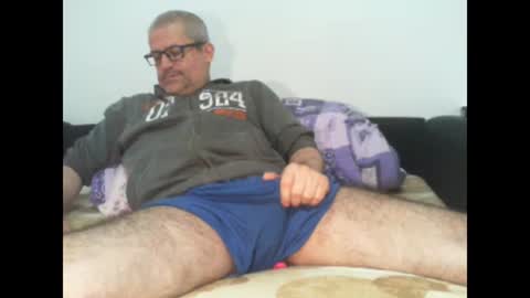 Snapshot of eyes12 chatting on 11/22/25, 01:59 GEORGE online show from 11/22/25, 01:59