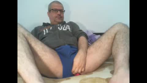 Snapshot of eyes12 chatting on 11/23/25, 02:11 GEORGE online show from 11/23/25, 02:11