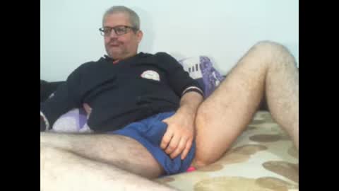 Snapshot of eyes12 chatting on 11/24/25, 01:27 GEORGE online show from 11/24/25, 01:27