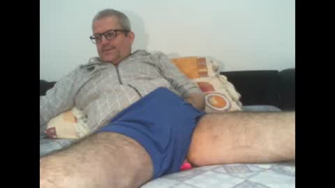 Snapshot of eyes12 chatting on 12/05/25, 01:03 GEORGE online show from 12/05/25, 01:03