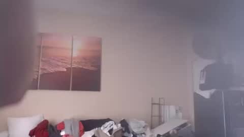 eyeswall0w online show from 10/10/25, 03:00