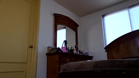 Snapshot of eymi09 chatting on 01/28/25, 08:36 Kim20 online show from 01/28/25, 08:36