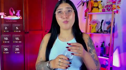 Snapshot of eymy_hadid_ chatting on 11/07/25, 11:16 Emily online show from 11/07/25, 11:16