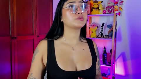 Snapshot of eymy_hadid_ chatting on 11/10/25, 09:36 Emily online show from 11/10/25, 09:36