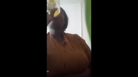 Snapshot of eyshaexotii chatting on 12/14/25, 04:45 eyshaexotii online show from 12/14/25, 04:45