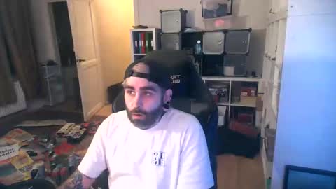 Snapshot of eytab chatting on 09/24/25, 02:26 Eytab online show from 09/24/25, 02:26