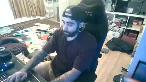 Snapshot of eytab chatting on 09/29/25, 11:42 Eytab online show from 09/29/25, 11:42