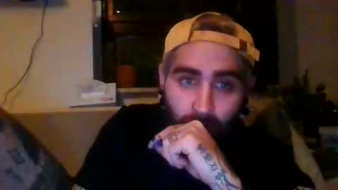 Snapshot of eytab chatting on 09/30/25, 08:36 Eytab online show from 09/30/25, 08:36