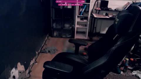 Snapshot of eytab chatting on 10/28/25, 07:05 Eytab online show from 10/28/25, 07:05