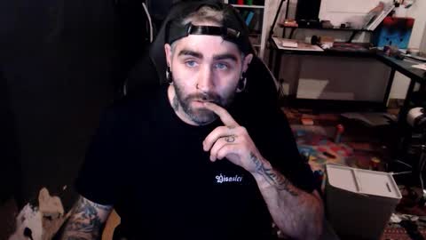 Snapshot of eytab chatting on 10/30/25, 08:42 Eytab online show from 10/30/25, 08:42