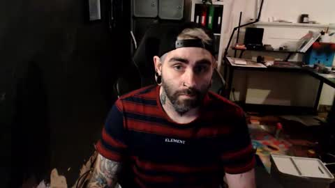 Snapshot of eytab chatting on 10/31/25, 05:58 Eytab online show from 10/31/25, 05:58