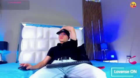 Snapshot of eytan_20 chatting on 05/19/26, 01:50 EYTAN online show from 05/19/26, 01:50