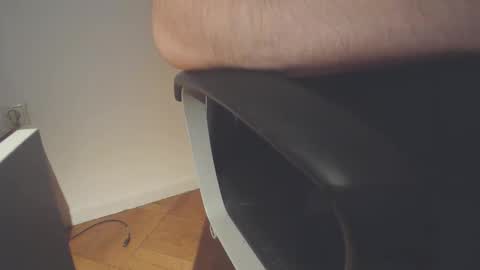 Snapshot of ezcoda chatting on 10/23/25, 11:14 EZCODA online show from 10/23/25, 11:14