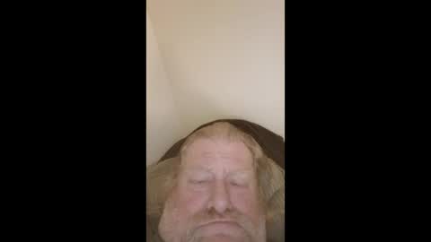 Snapshot of ezelldavid37979753 chatting on 12/14/25, 09:19 ezelldavid37979753 online show from 12/14/25, 09:19