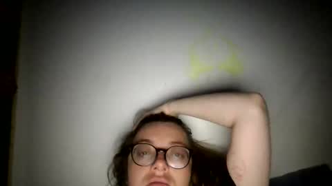 Snapshot of ezlngirl chatting on 05/13/26, 08:01 Aimee online show from 05/13/26, 08:01
