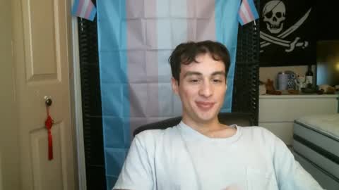 Ezra Naamah online show from 01/04/25, 05:26