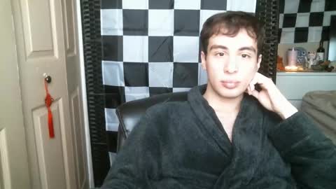 Ezra Naamah online show from 01/12/25, 04:40
