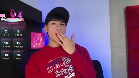 Snapshot of ezra_storm chatting on 09/15/25, 04:45 Juan online show from 09/15/25, 04:45