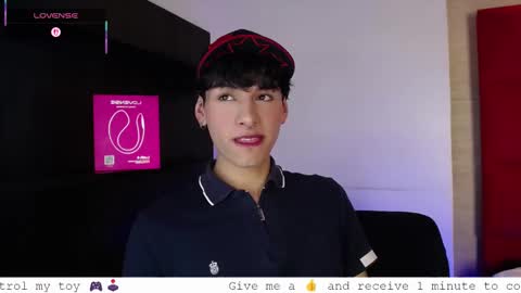 Snapshot of ezra_storm chatting on 09/28/25, 05:24 Juan online show from 09/28/25, 05:24