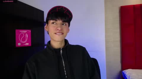 Snapshot of ezra_storm chatting on 10/03/25, 04:53 Juan online show from 10/03/25, 04:53