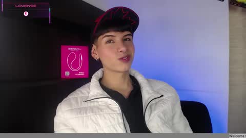 Snapshot of ezra_storm chatting on 10/11/25, 05:28 Juan online show from 10/11/25, 05:28