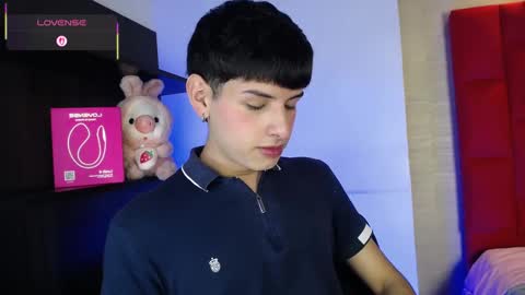 Snapshot of ezra_storm chatting on 10/25/25, 04:53 Juan online show from 10/25/25, 04:53