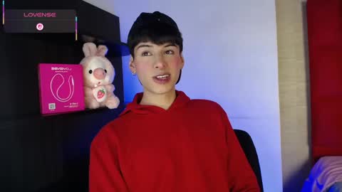 Snapshot of ezra_storm chatting on 10/26/25, 05:02 Juan online show from 10/26/25, 05:02