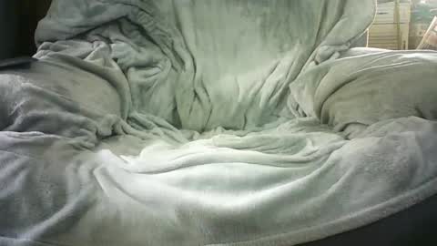 Snapshot of ezyleigh chatting on 01/14/25, 07:27 Grant something something something something something online show from 01/14/25, 07:27